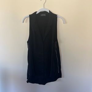 ASTR Black Shortsleeve Blouse, womens small, zipper detail